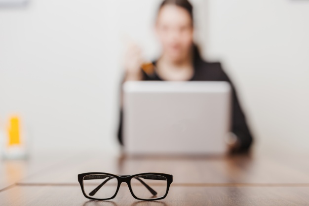 glasses-of-office-working-woman_23-2147650836